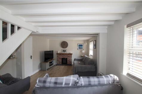 Living Room - b.JPG