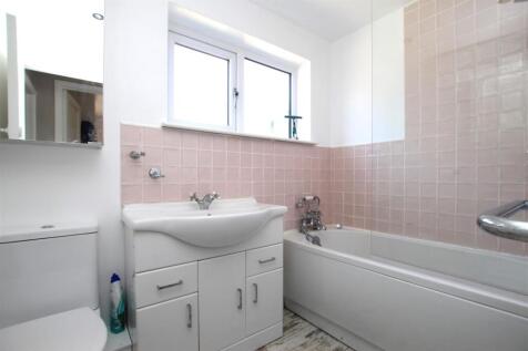 Bathroom.JPG