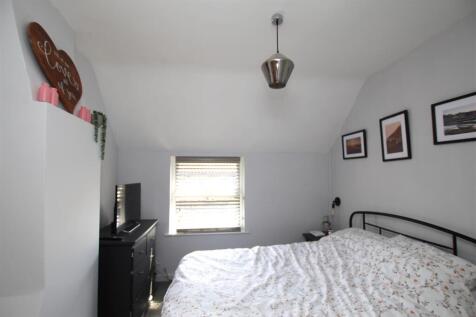 Bedroom One - c.JPG