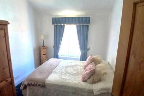 bed 2.JPG