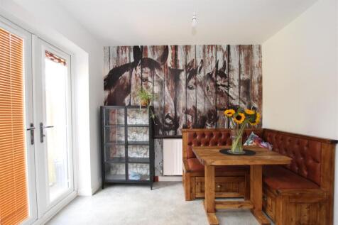 Dining Area.JPG