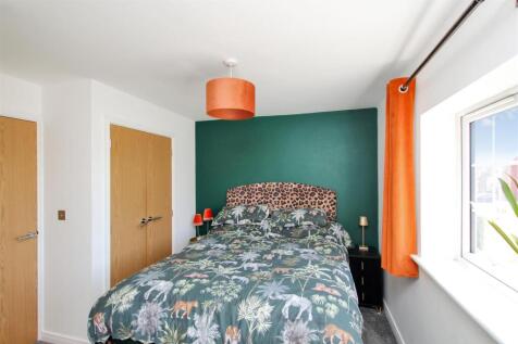 Bedroom One - d.JPG