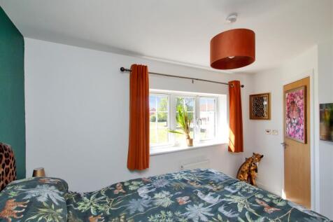 Bedroom One - b.JPG