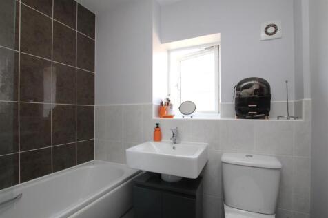 Bathroom.JPG