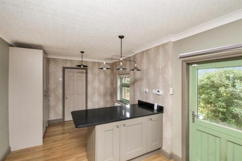 Kitchen &amp; Breakfast Room - d.JPG