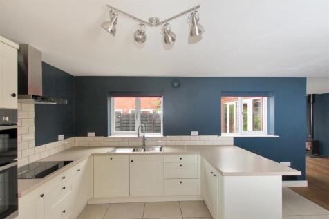 Kitchen Area.JPG