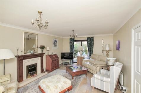 Living Room - b.JPG
