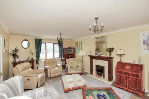 Living Room.JPG