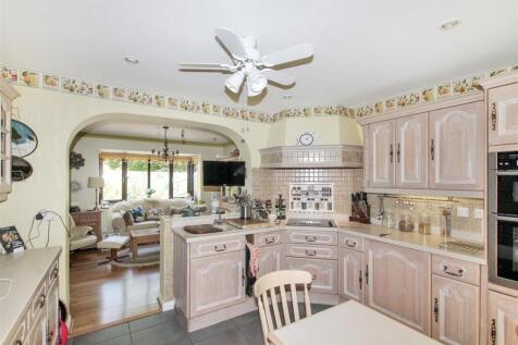 Kitchen Area.JPG