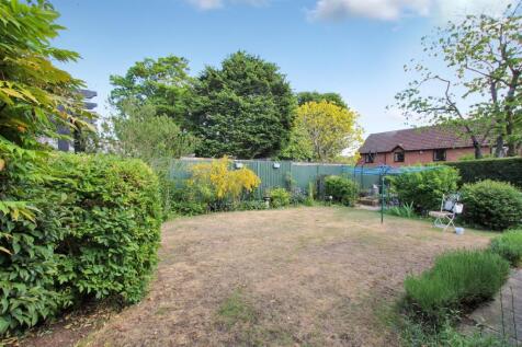 Rear Garden - b.JPG
