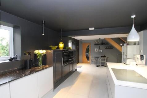 Kitchen - d.JPG