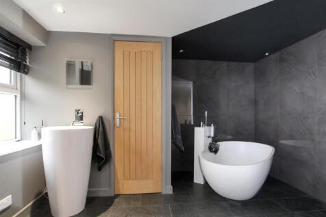 Bedroom One - En-Suite (2).JPG
