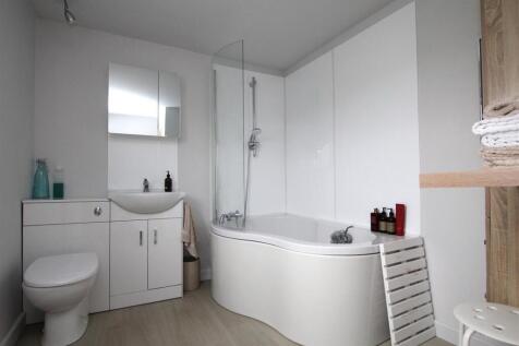 Bathroom.JPG