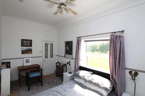 Bedroom One - b.JPG
