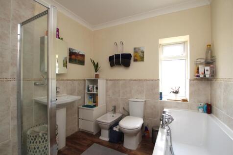 Bathroom.JPG