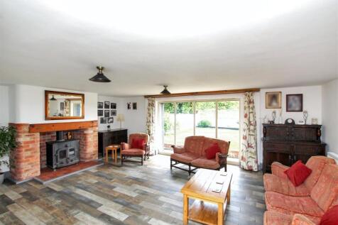Living Room - c.JPG