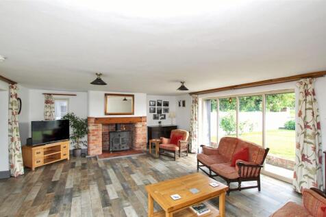 Living Room.JPG