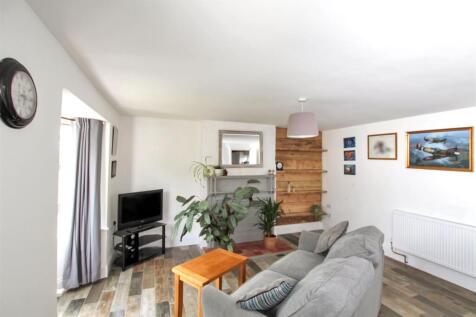 Sitting Room - b.JPG