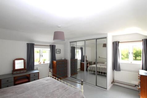 Bedroom One - b.JPG
