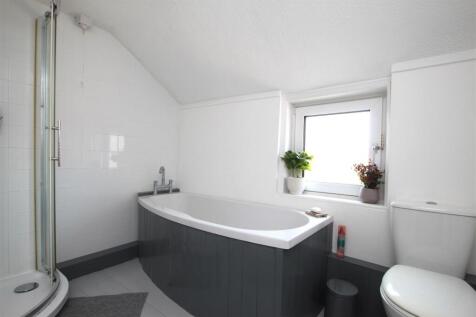 Bathroom.JPG