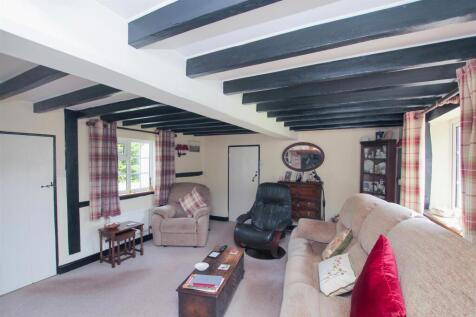 Living Room.JPG