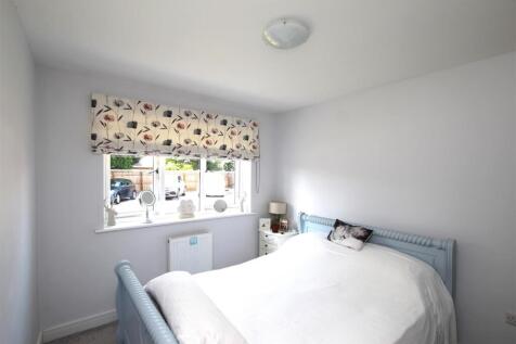Bedroom One - b.JPG