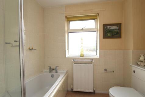 Bathroom.JPG
