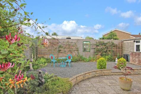 Rear Garden - c.JPG