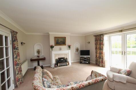 Living Room.JPG