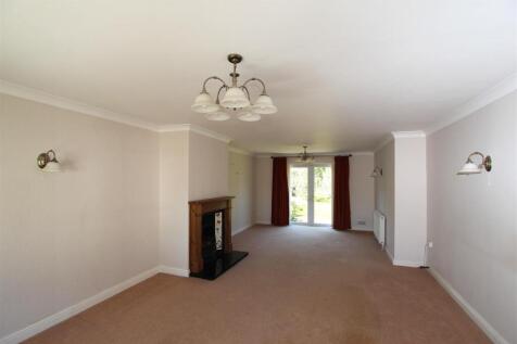 Living Area - b.JPG