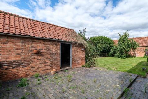 Yew Tree Cottage - Outbuilding - b.jpg