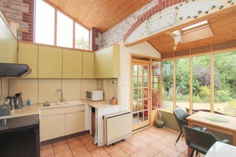 Kitchen.JPG