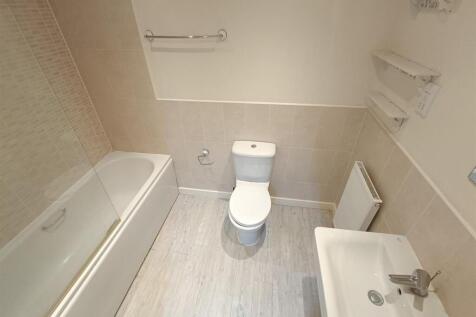 Bathroom 2.jpg