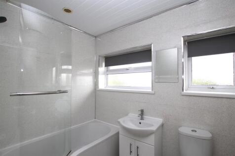 Bathroom.JPG