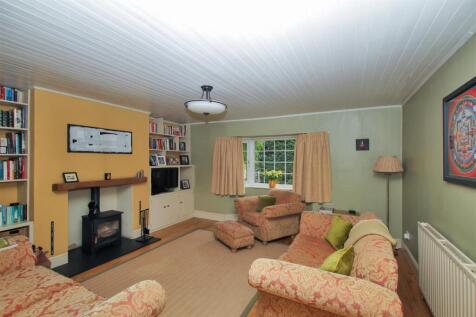 Living Room - b.JPG