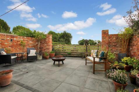 Rear Garden - c.JPG