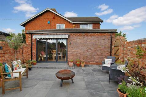Rear Garden &amp; Rear Elevation.JPG