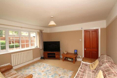 Living Room - b.JPG
