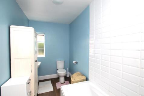 Bathroom.JPG