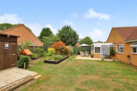 Rear Garden - b.JPG