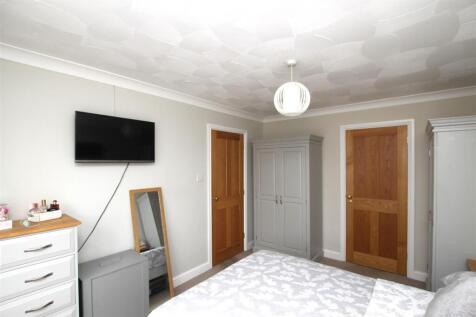 Bedroom One - b.JPG