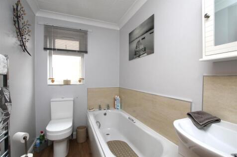 Bathroom.JPG