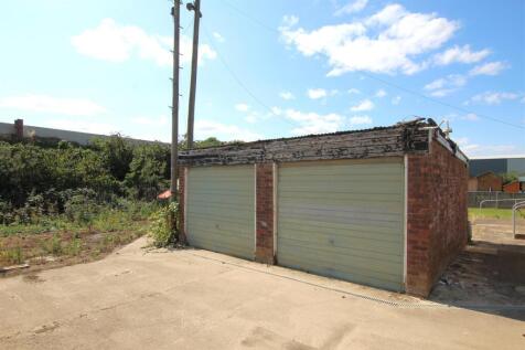 Double Garage.JPG