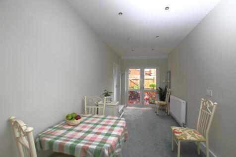 Dining &amp; Family Room - c.JPG