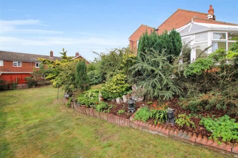 Lower Rear Garden - b.JPG