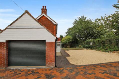Garage &amp; Parking.JPG