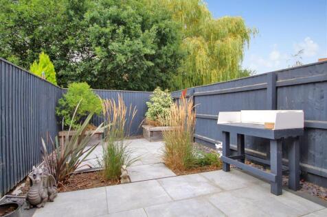 Rear Garden - b.JPG