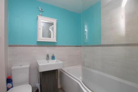 Bathroom.JPG