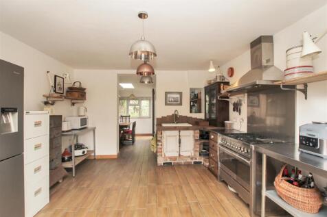 Kitchen Area.JPG