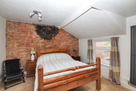 Bedroom One - b.JPG